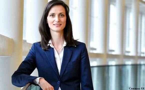 Мария Габриел: 61% от хората се страхуват от манипулиране на избори чрез кибератаки