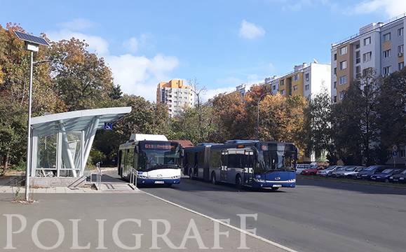 Инфо панелите на градския транспорт спряха и хвърлиха в смут пътниците