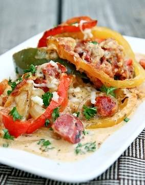 Кой може да устои на това апетитно пиле „Пикасо“? Вкус един път!