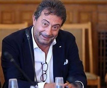 Каменаров е бил едновременно и в болничен, и в командировка