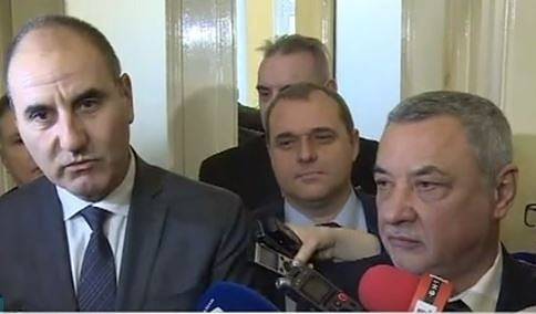 След извънреден съвет: Управляващите оставят отсъстващите депутати без заплата