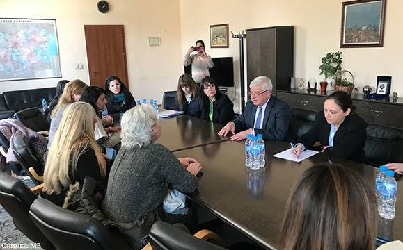 Медицински сестри излязоха на протест, министърът обеща увеличение на заплатите