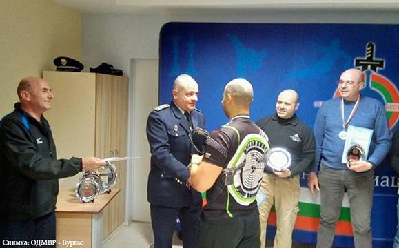 Бургаските полицаи с трето място на Републиканския турнир по стрелба с пистолет