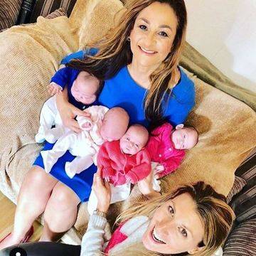 Това е чудо: 50-годишна баба на 8 внучета стана майка на четиризнаци