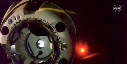 УСПЕХ: Първият космически кораб Крю Драгън се скачи с МКС!