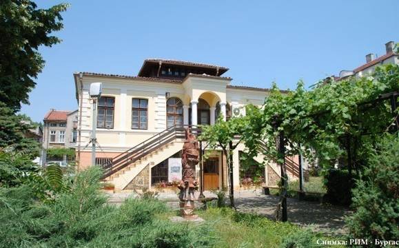 Второкласници пресъздават обичая кукери в Етнографския музей