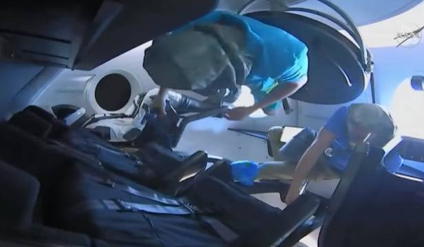 Космическият експерт Лукашевич: корабът Крю Драгън е по-добър от Союз във всяко едно отношение, не можем да се съревноваваме…