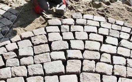 Задържаха председателя на БСП в Карабунар за кражба на павета