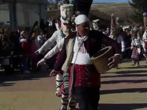 ПРАЗНИКЪТ НА КУКЕРИТЕ ЗАВЪРШИ С ИЗПЪЛНЕНИЕ НА ДОМАКИНИТЕ ОТ СЕЛО КАЙНАРДЖА