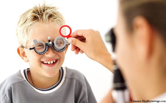 Дългите часове пред екрана са свързани с „епидемия на късогледство“ сред младите