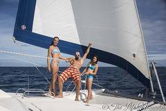 Да израснеш на лодка: Историята на Мая и едно семейство без граници