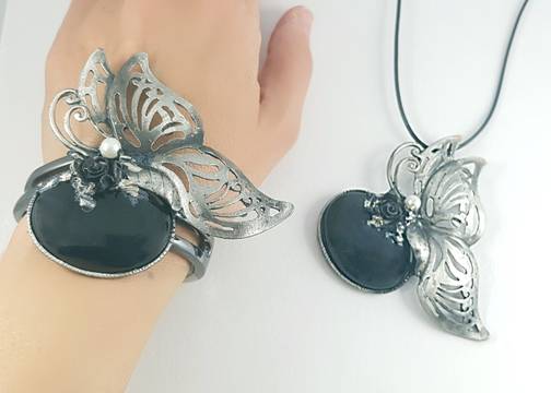 АБИТУРИЕНТСКИ БАЛОВЕ – БИЖУТА и още гривни и колиета за бала