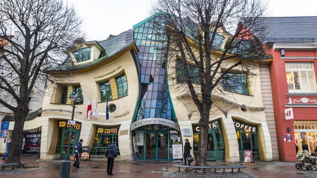 „Крива“ къща – необичайни иновационни технологии