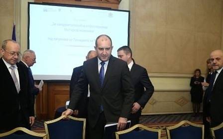 Румен Радев: Трябват подходящи условия за инвеститорите