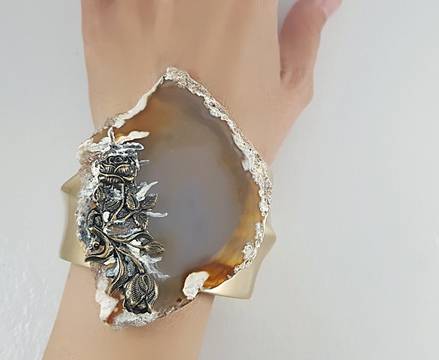 ГРИВНИ ЗА АБИТУРИЕНТИ с официална бална колекция за абитуриенти