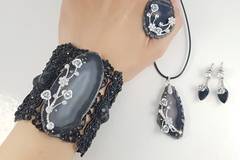 ОФИЦИАЛНИ БИЖУТА ЗА БАЛА с дизайнерски гривни, комплекти и колиета