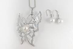 БИЖУТА С ПЕРЛИ ЗА БАЛОВЕ – сребърна колекция колиета за абитуриенти