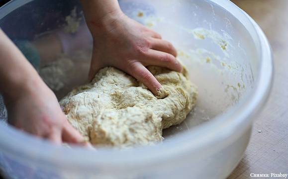 Деца ще замесват обредни хлябове тази неделя в „Акве Калиде“