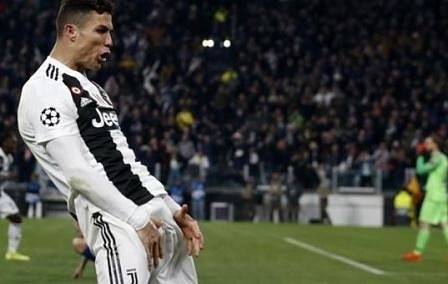 Глобиха Роналдо с 20 000 евро заради неприличен жест