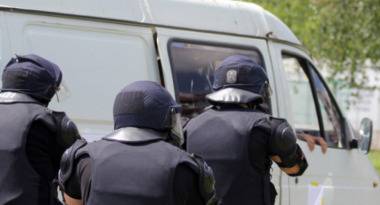 МАРИХУАНА – Полицаи тарашиха апартамента на 26-годишен бургазлия, останаха шокирани