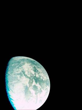 Израелската мисия Берешийт засне нови снимки на Земята от далечния космос