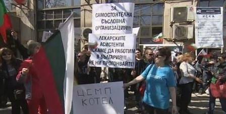 Фелдшерите плашат да спрат работата на Спешни центрове
