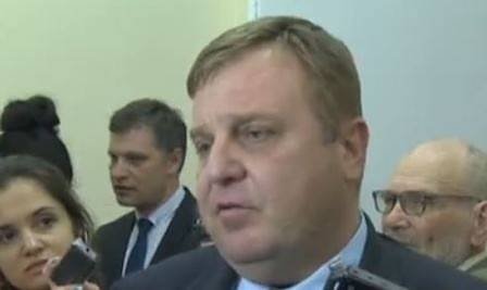 Каракачанов внася Концепцията за ромите в МС до понеделник