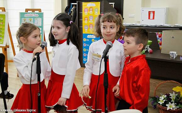 Бургаски малчугани демонстрират знанията си по английски в Казиното