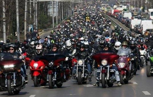 Хиляди мотористи откриват сезона с шествие в София