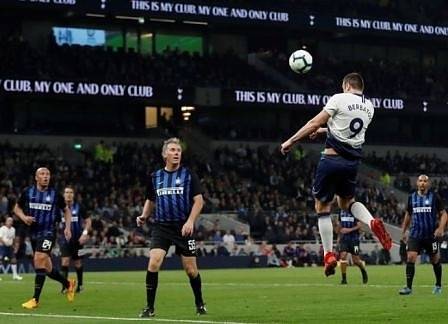 Бербатов и легендите на „Тотнъм“ откриха новия стадион на тима