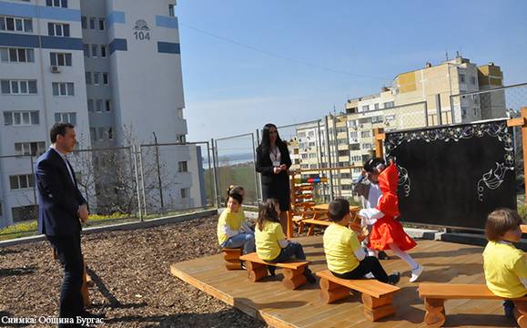 Малчуганите от ДГ „Надежда“ ще играят на нова еко площадка, изцяло от дърво