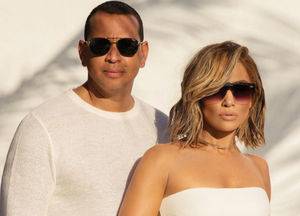 Джей Ло представи своя колекция слънчеви очила