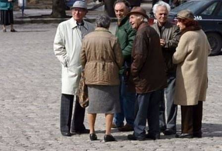 Започва изплащането на пенсиите за април и великденската добавка