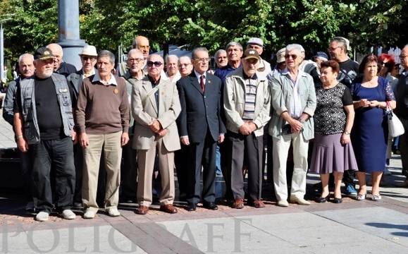 Днес започва изплащането на априлските пенсии с великденските добавки