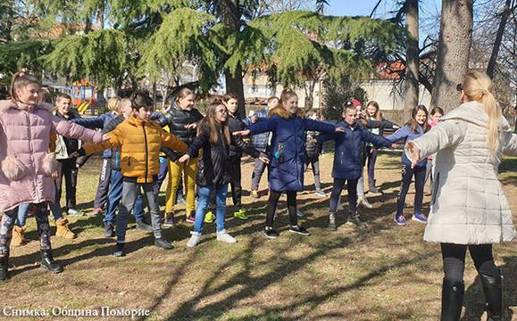 Децата от ОУ „Христо Ботев“ Ахелой станаха посланици на здравето