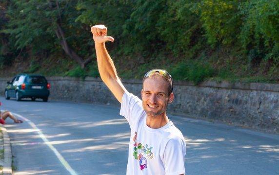 Един модерен Робин Худ от Кеймбридж