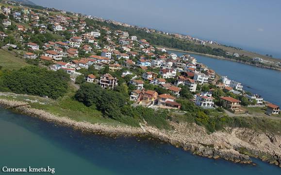 Черноморец на бунт, държавата продава имот на МО, който бил частна собственост