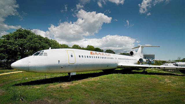 Бъди за ден пилот или механик в Авиомузей Бургас