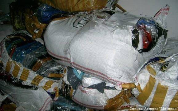 Близо 2 900 маркови дрехи менте задържаха митничарите на „Капитан Андреево“