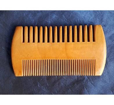 Дървен гребен за брада