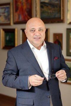 Големият брат ни наблюдава