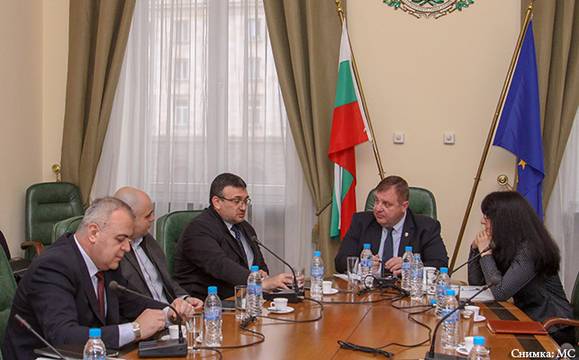 Побой в Габрово събра на съвещание Каракачанов, Маринов и служители на МВР