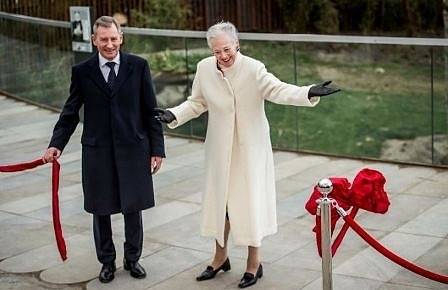 Маргарете II приветства по кралски двойка панди в Копенхаген (СНИМКИ)