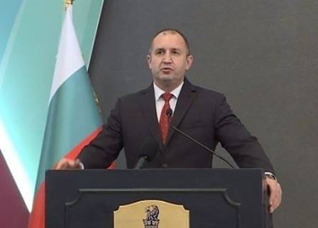 Румен Радев към българите в Катар: Нашите посланици сте всички вие