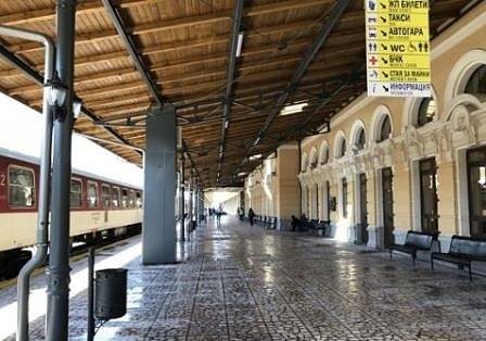 Сигнал за бомба затвори временно района около Централна гара в Пловдив