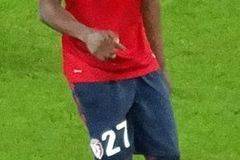 „Ливърпул“ готови да предложат нов договор на нападателя Дивок Ориги