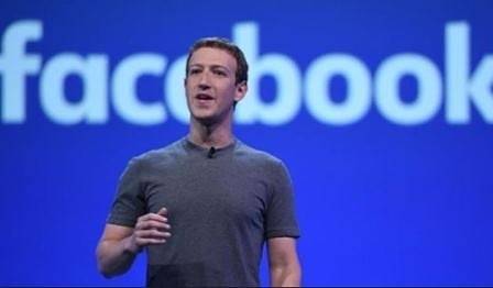 Акционери на „Фейсбук” искат оставката на Зукърбърг