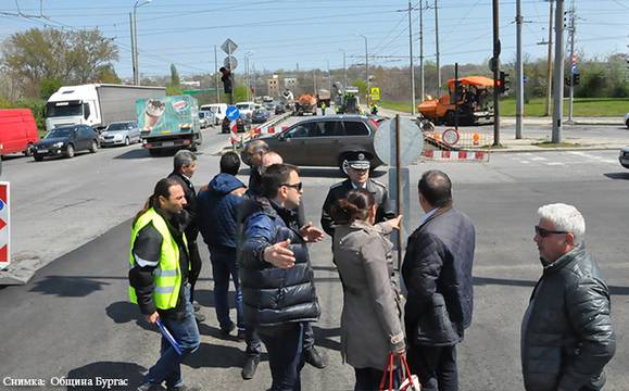 Специални режими на светофарите ще борят задръстванията по бул. „Захари Стоянов“