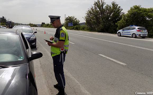 КАТ с нова акция – ще проверяват водачите за книжки, алкохол и колани