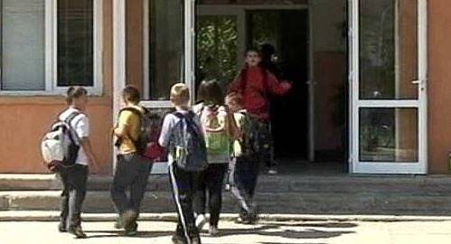 Спират за година детските помощи при 5 неизвинени отсъствия на ученик за месец